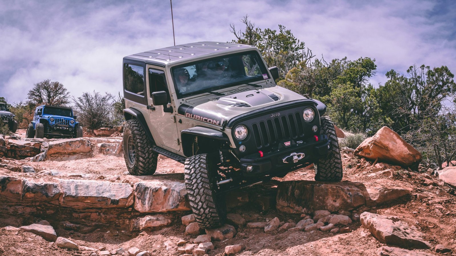 Explore Aruba with your own rental vehicle