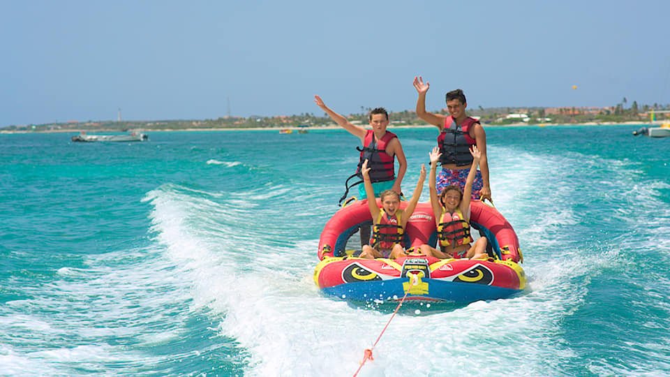Water activities and ocean fun in Aruba